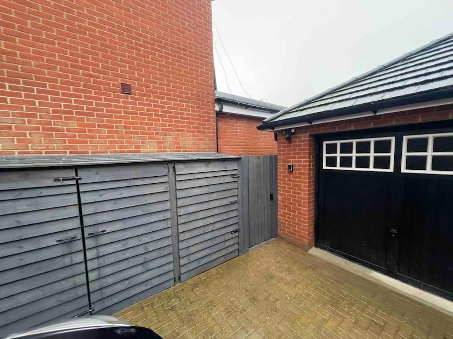 Modern Stylish Studio Flat Near Leigh On Sea. Hadleigh  Extérieur photo