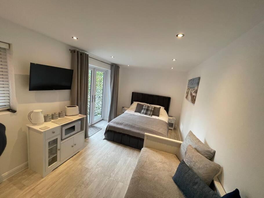 Modern Stylish Studio Flat Near Leigh On Sea. Hadleigh  Extérieur photo