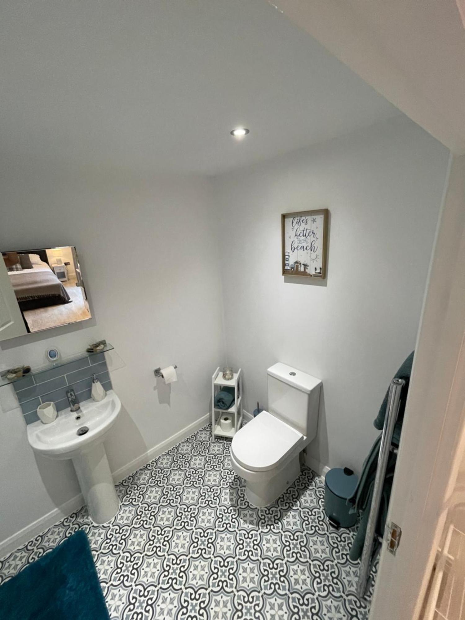 Modern Stylish Studio Flat Near Leigh On Sea. Hadleigh  Extérieur photo