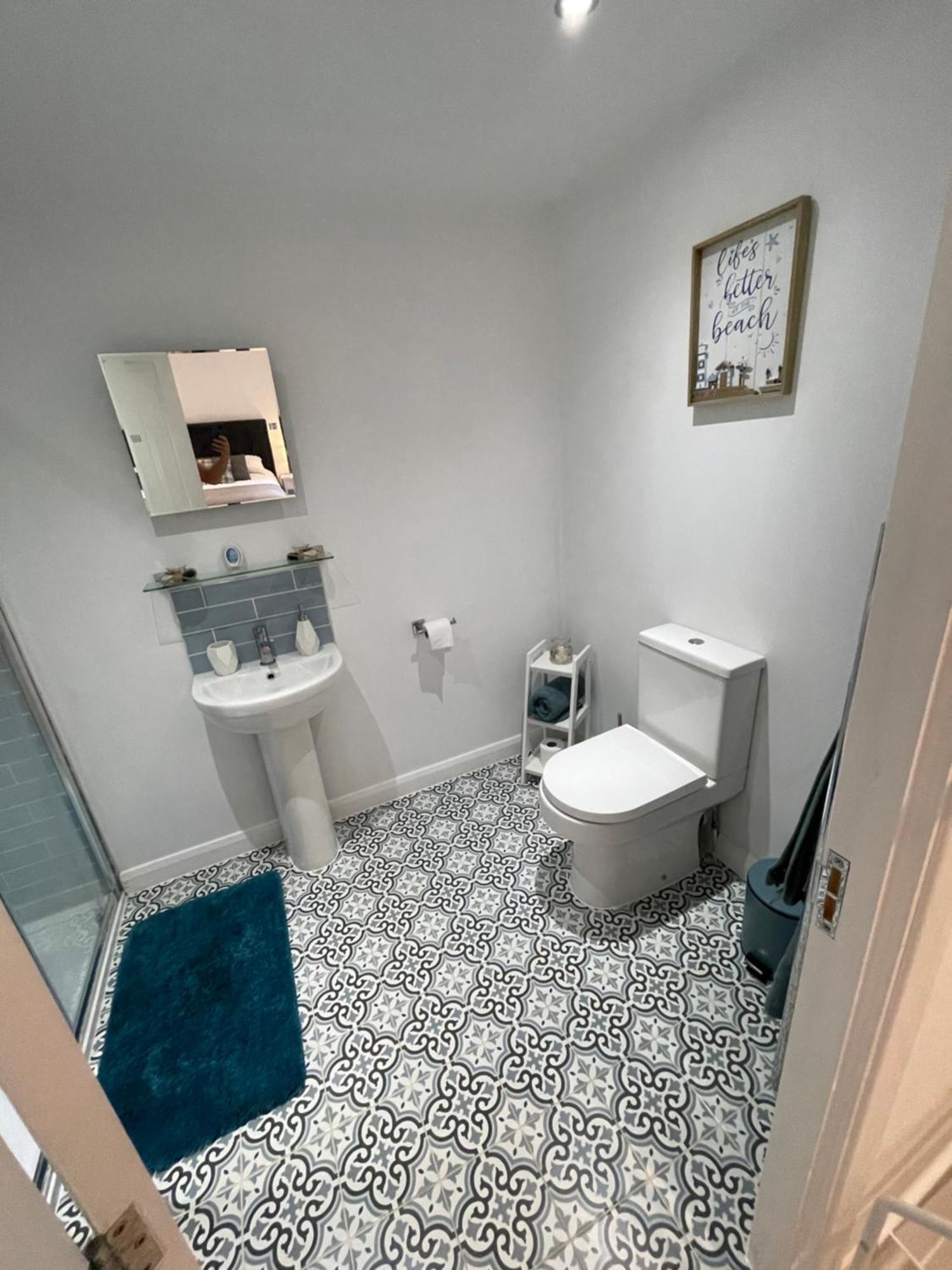Modern Stylish Studio Flat Near Leigh On Sea. Hadleigh  Extérieur photo
